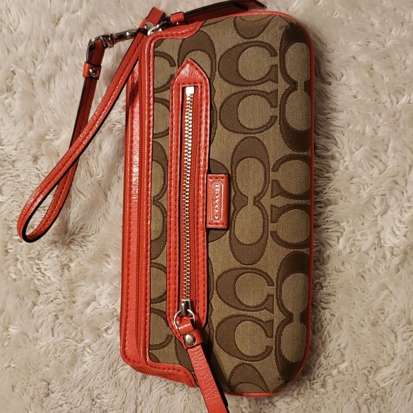 Coach Handbags - Coach wristlet/wallet